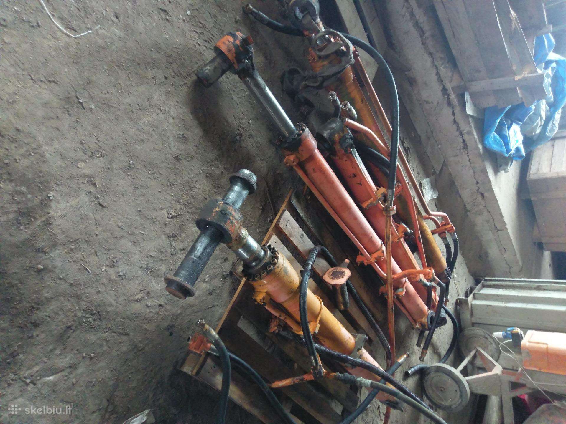 Samsung 210, ekskavatoriai