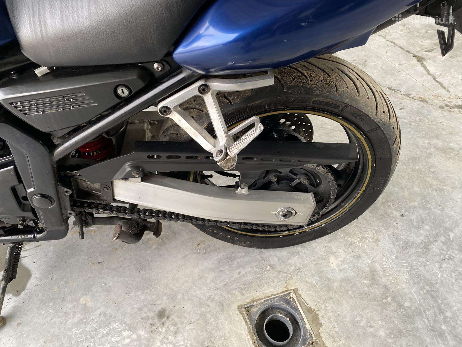 Yamaha FZS, street / classic
