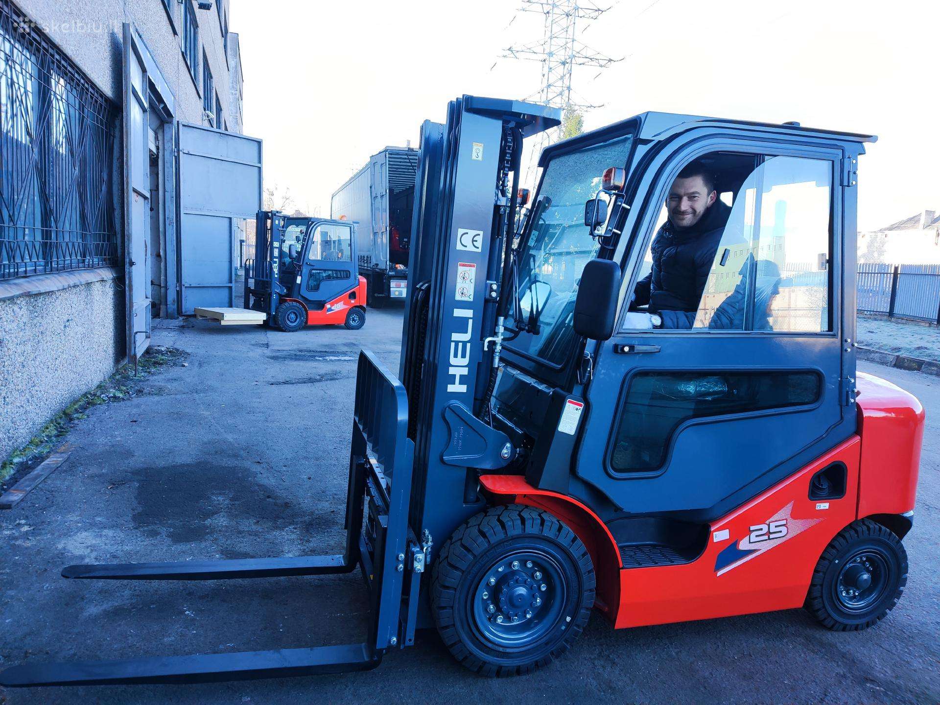 Heli Visi, storage and loading equipment rental