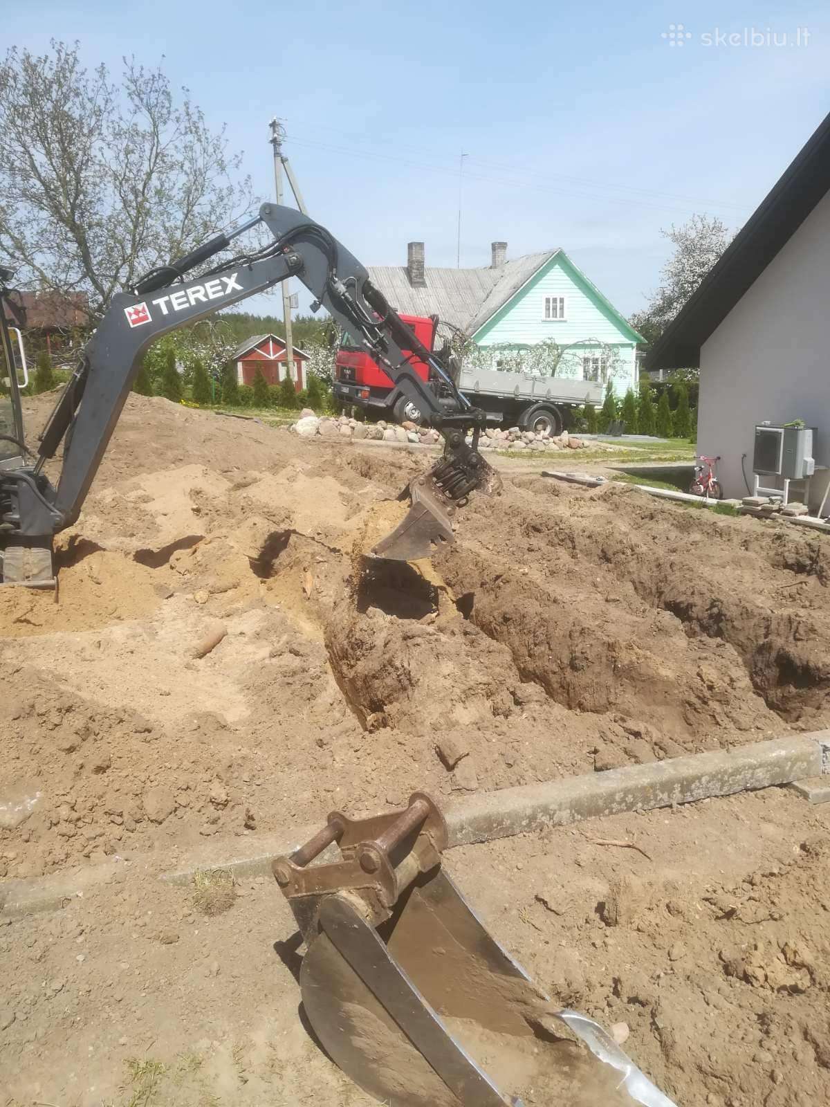 -kita- ,, sunkvežimių nuoma