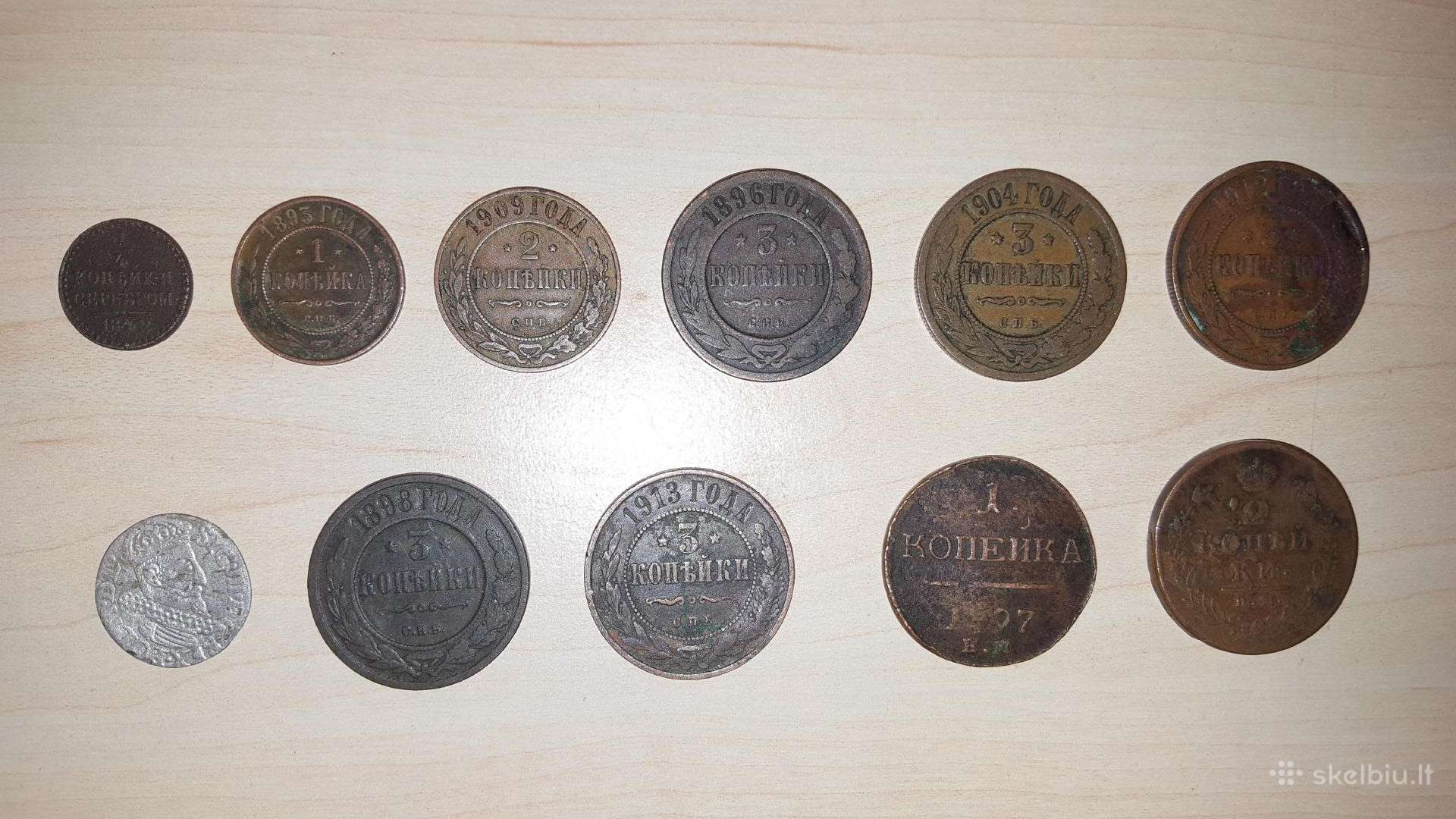 Carines monetos ir trigrašis rinkinys