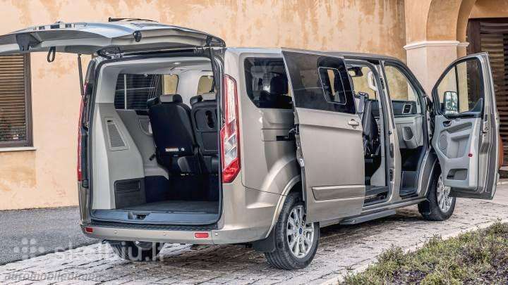 Ford Torneo, passenger minibus
