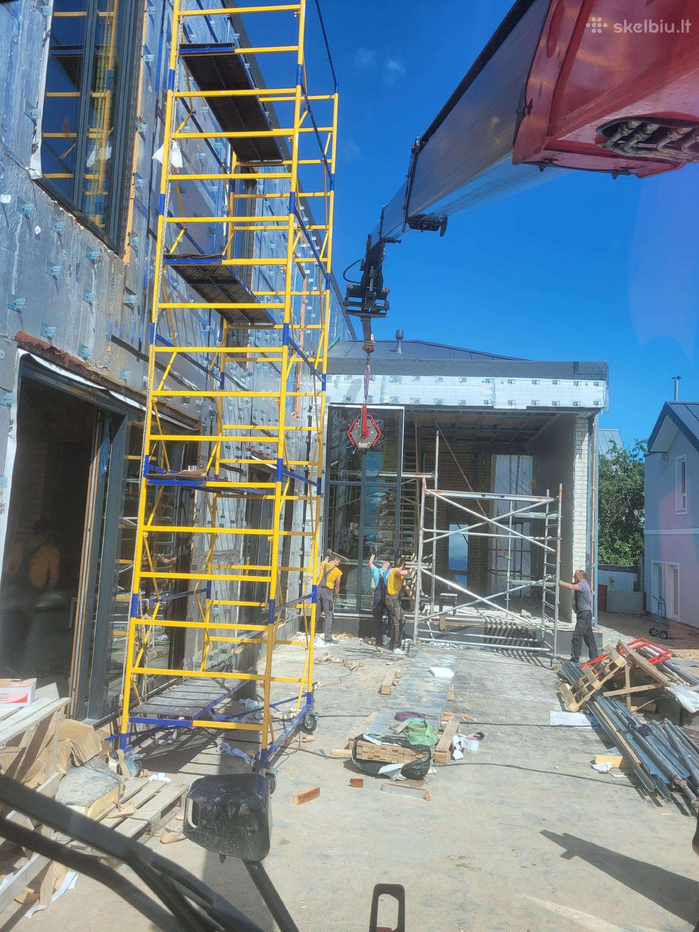 Manitou 1840, storage and loading equipment rental