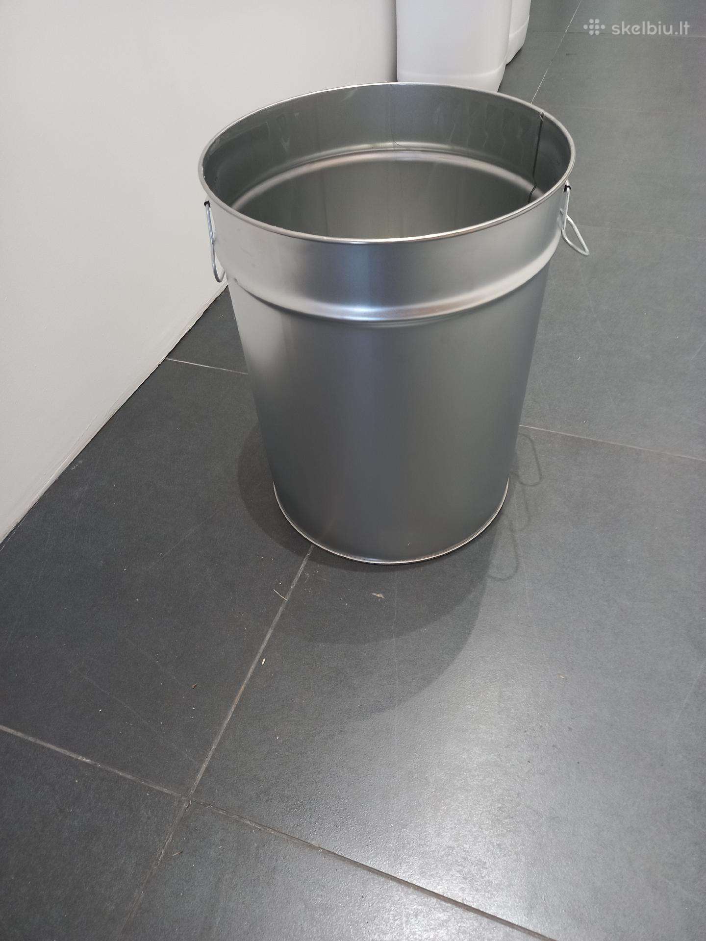 Naudota, švari 30l skardinė talpa, tara su dangčiu