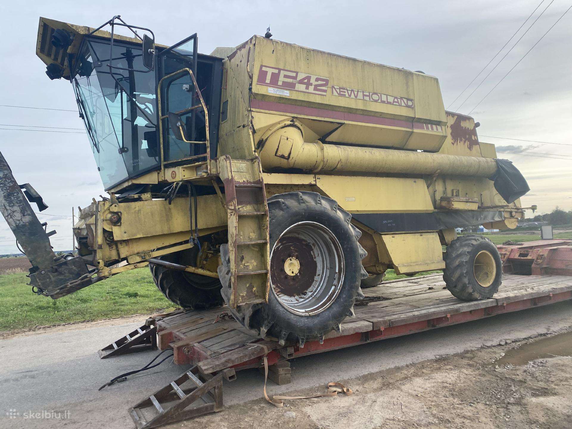 Kombinas New Holland Tf42 Ardomas Dalimis