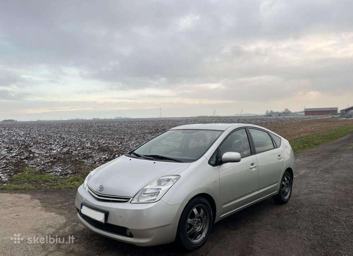 Toyota Prius, Хэтчбек