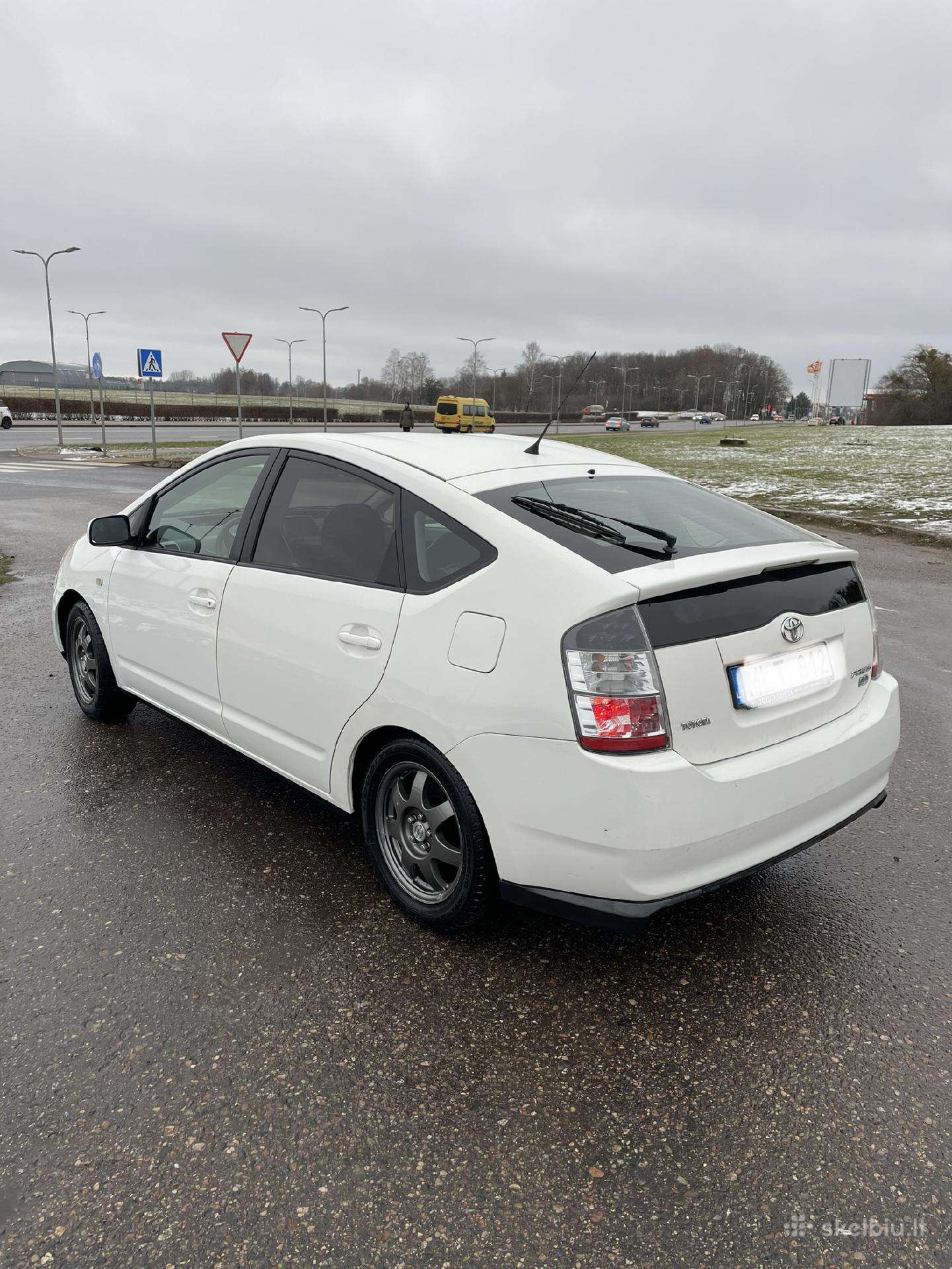 Toyota Prius, Хэтчбек