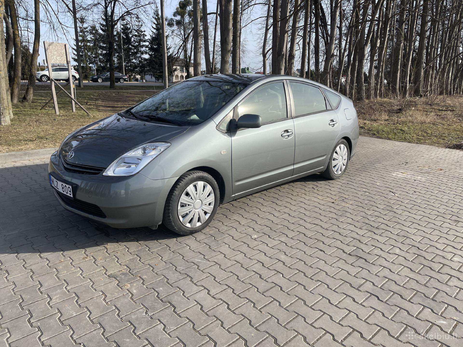 Toyota Prius, Хэтчбек
