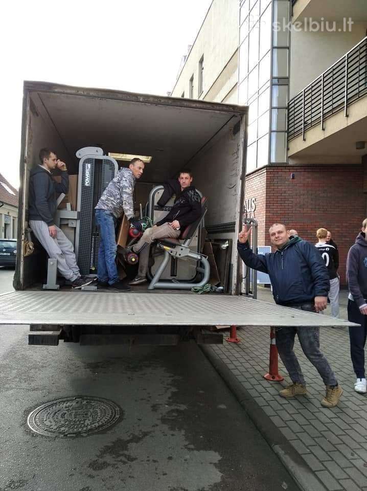 Senu baldu šiukšlių išvežimas perkraustymas