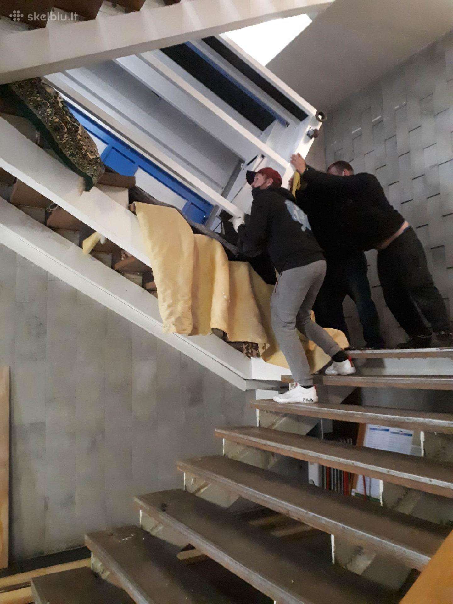 Senu baldu šiukšlių išvežimas perkraustymas