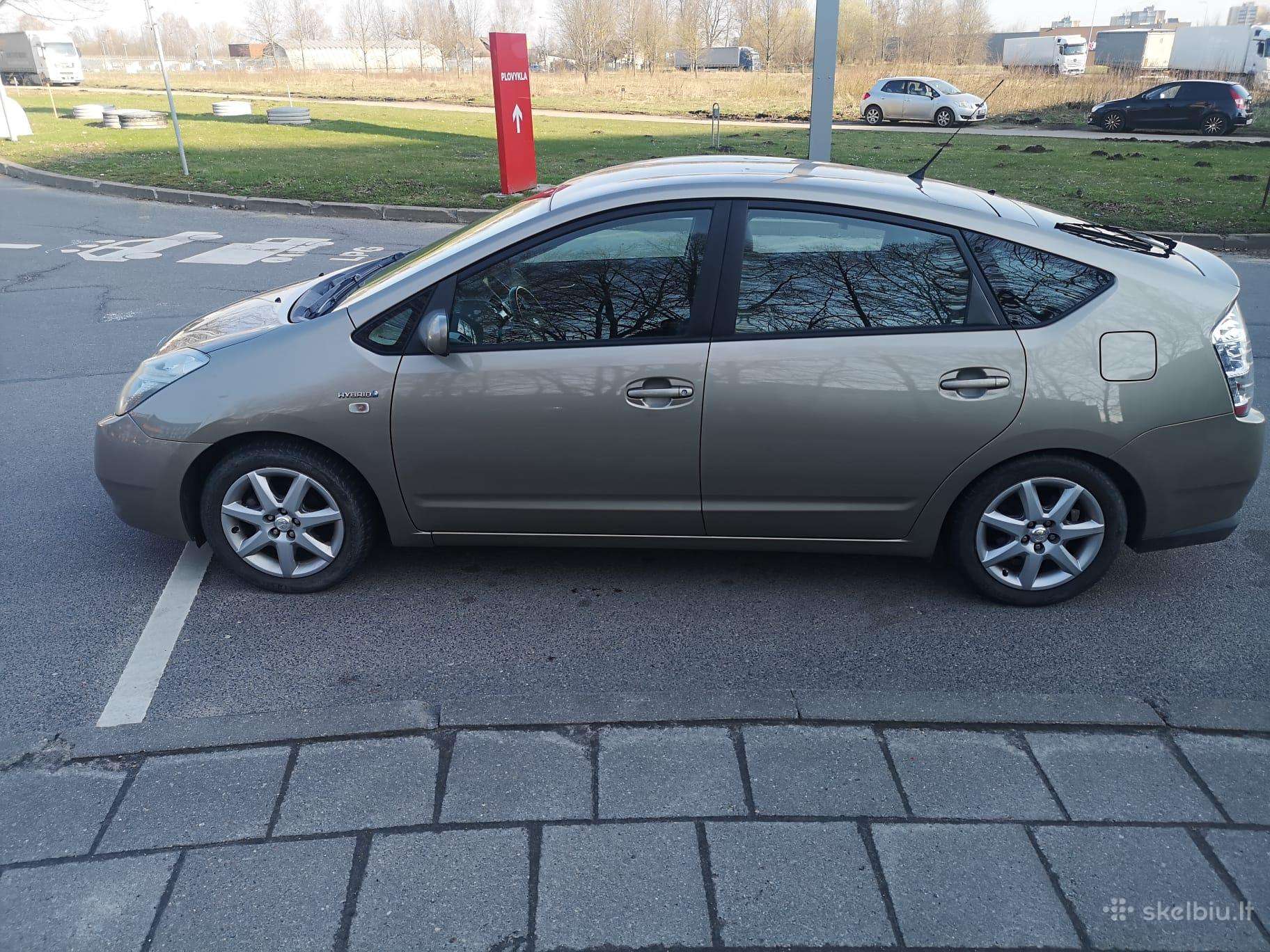 Toyota Prius, hečbekas