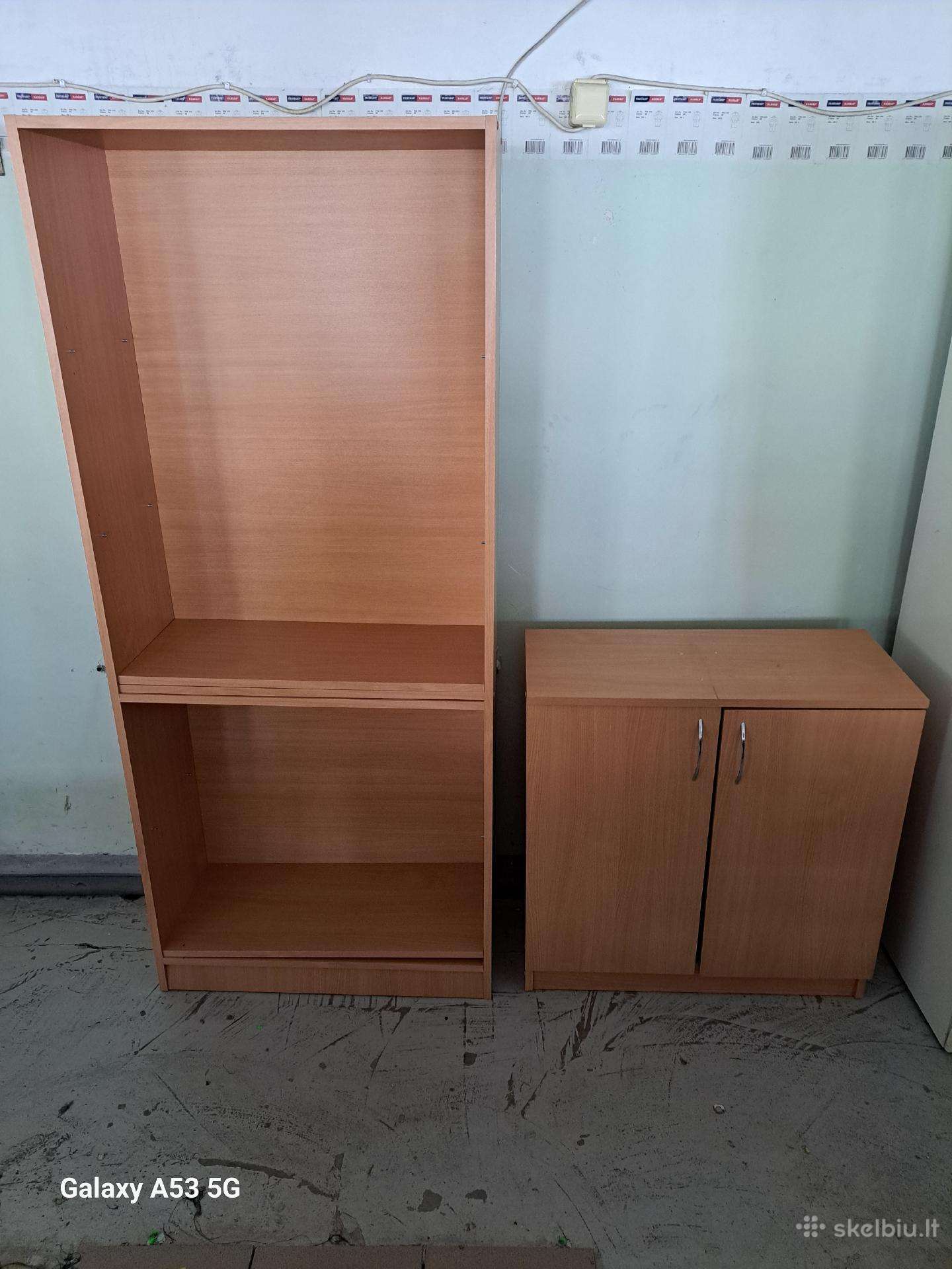 Parduodami biuro baldai.40 eur.