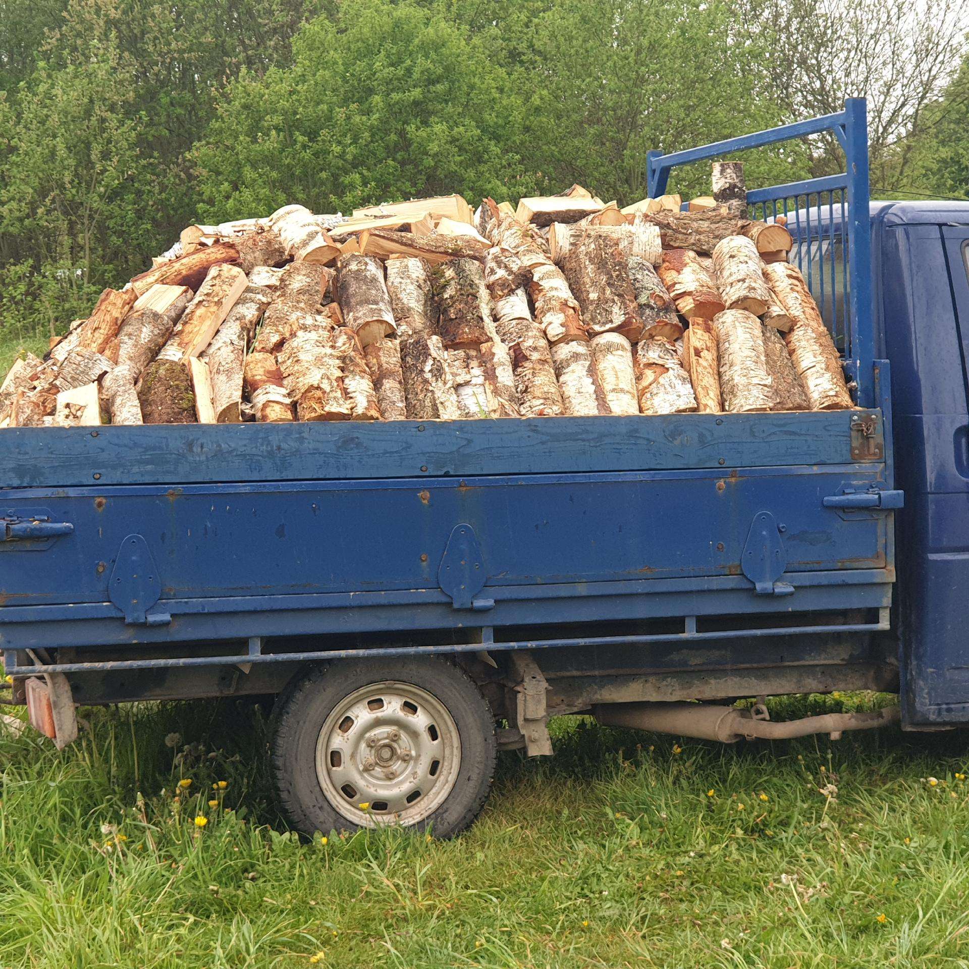 Malkos Mix.pagrinde lapotis.250e uz 3erdmetrius.