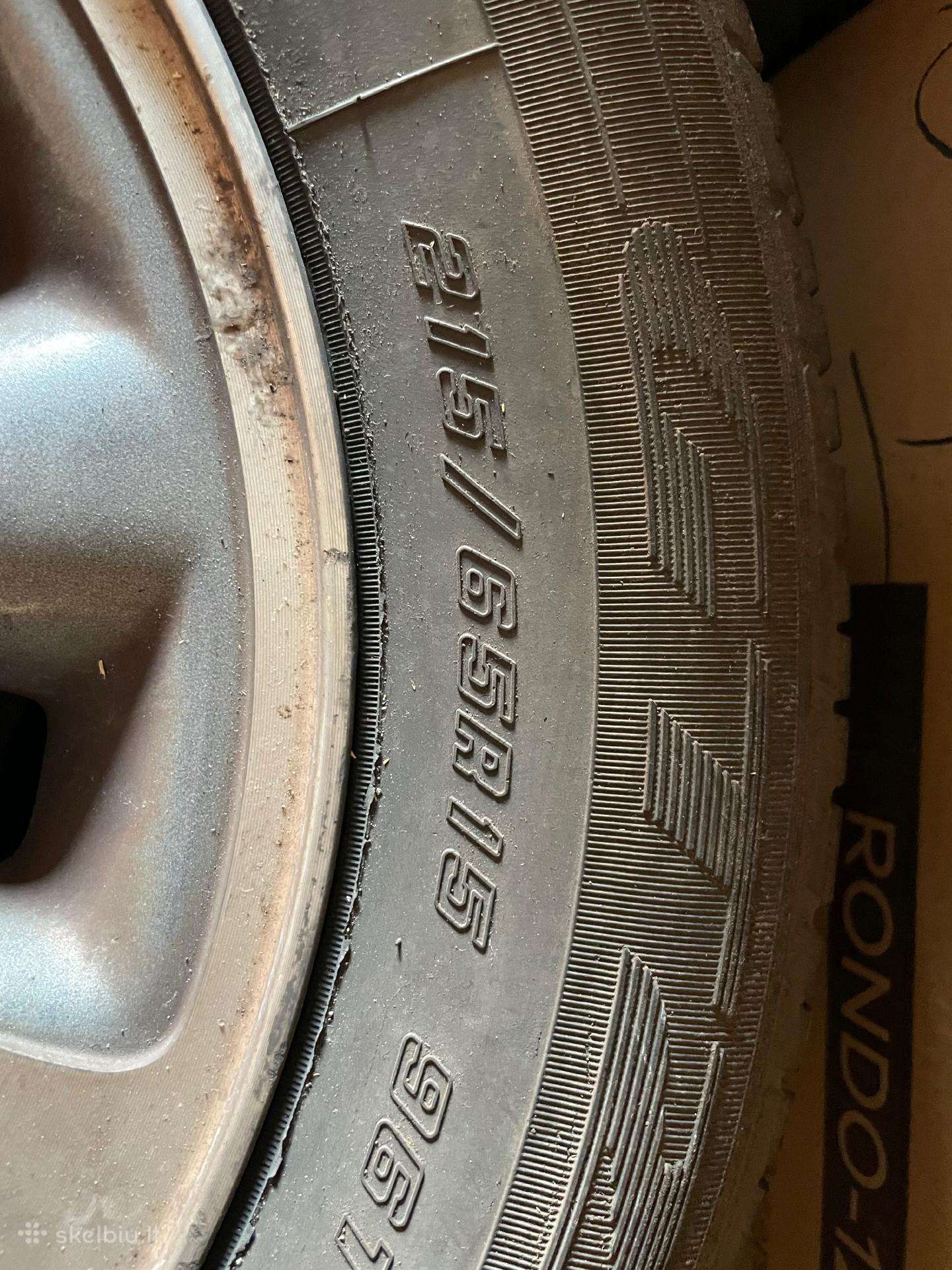 Continental, all-season 215/65 R15 | A23578745