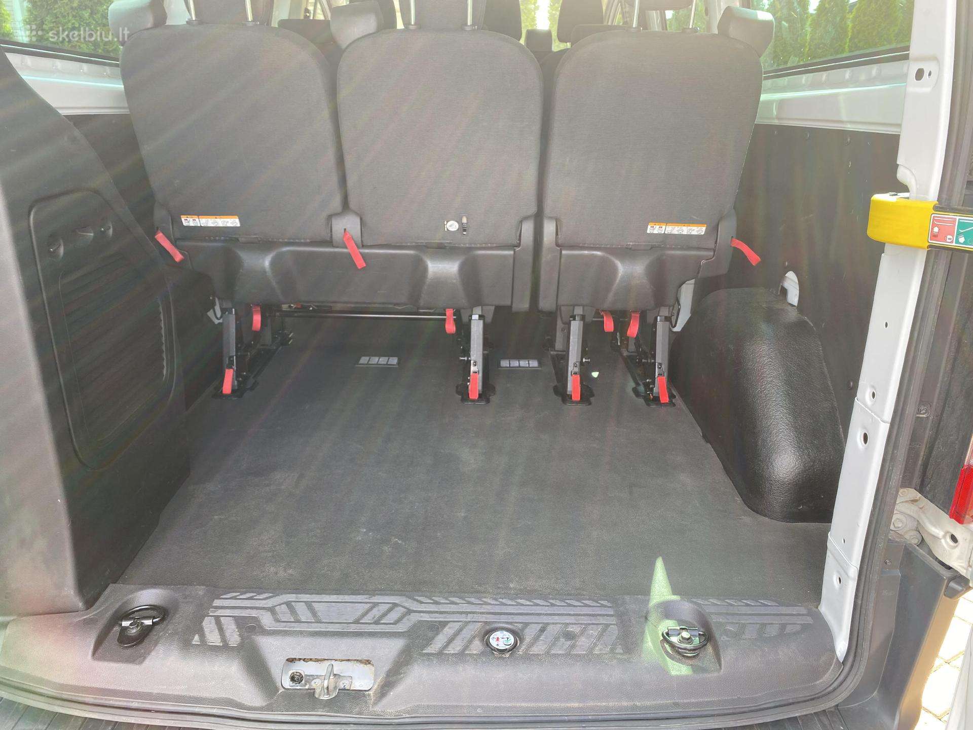 Ford Tourneo Custom, passenger minibus