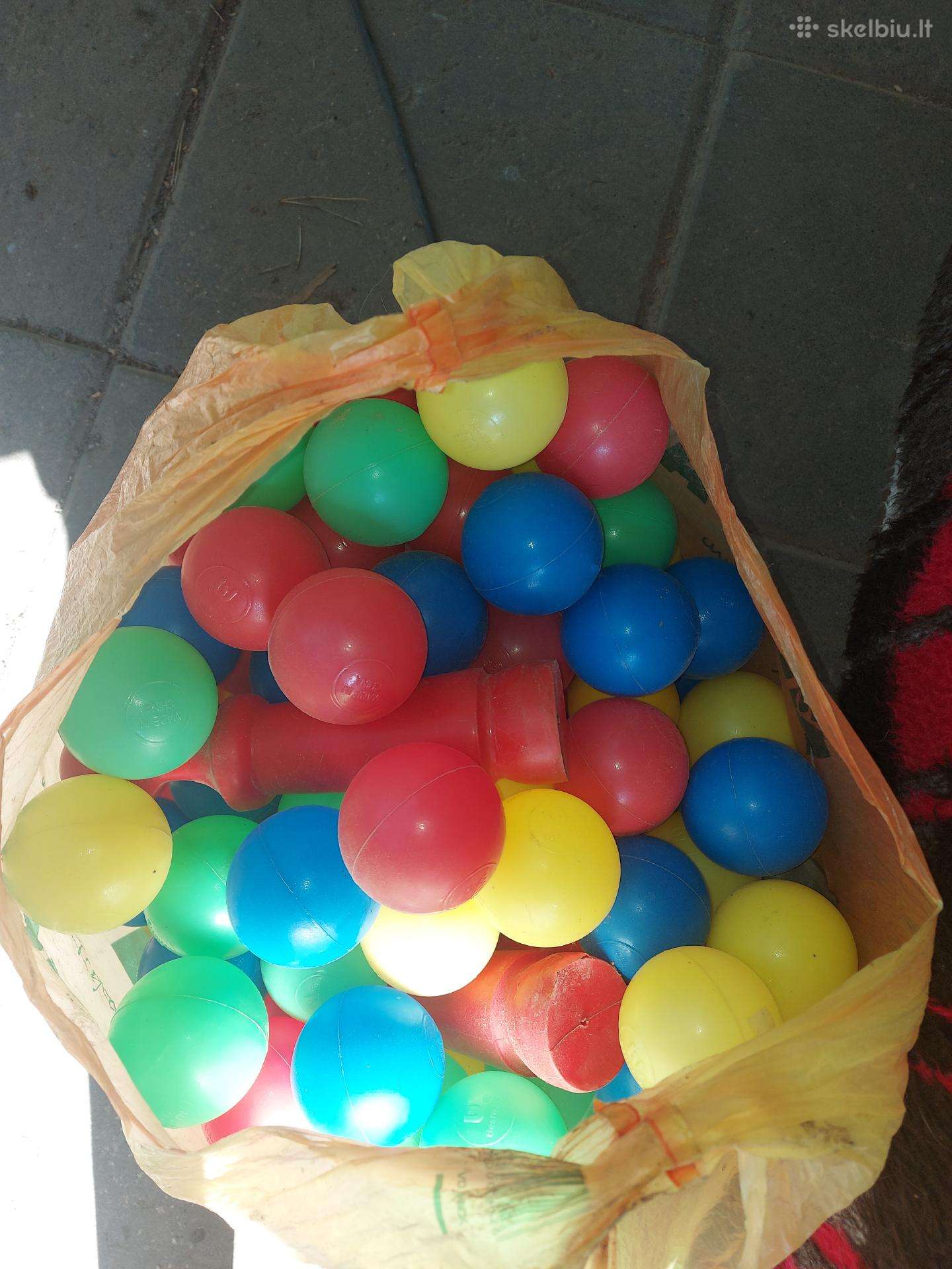 Dovanoju kamuoliukus