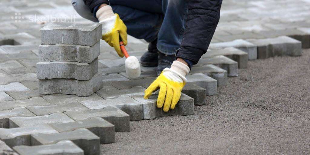 Reikalingi kelio darbininkai