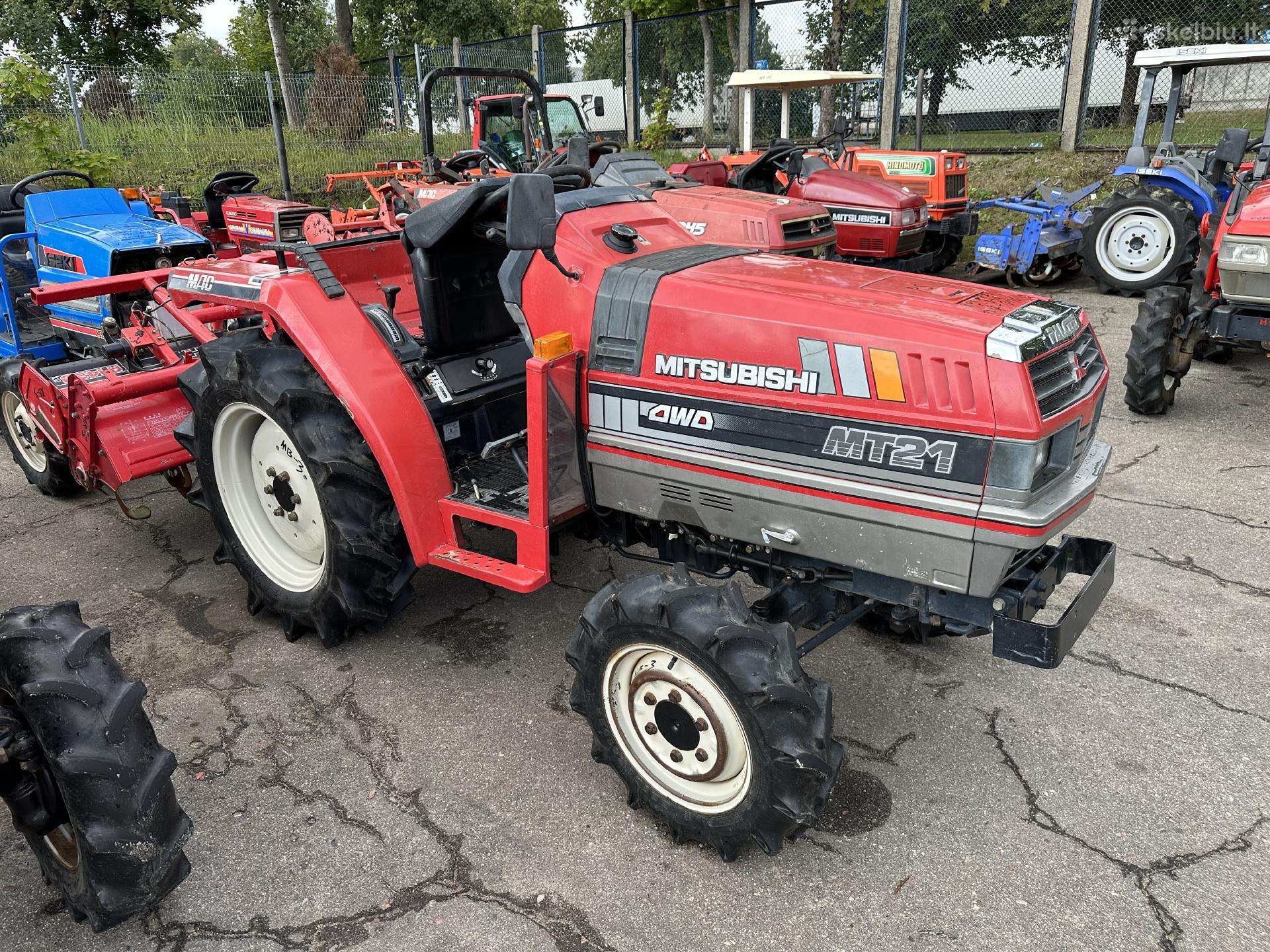 Kubota 10, traktoriai