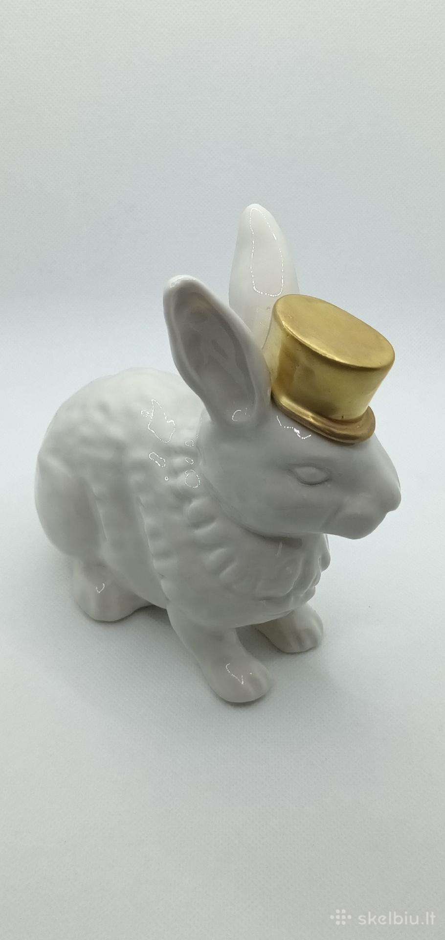 Villari 24ct paauksuota porcelianine skulpturele.