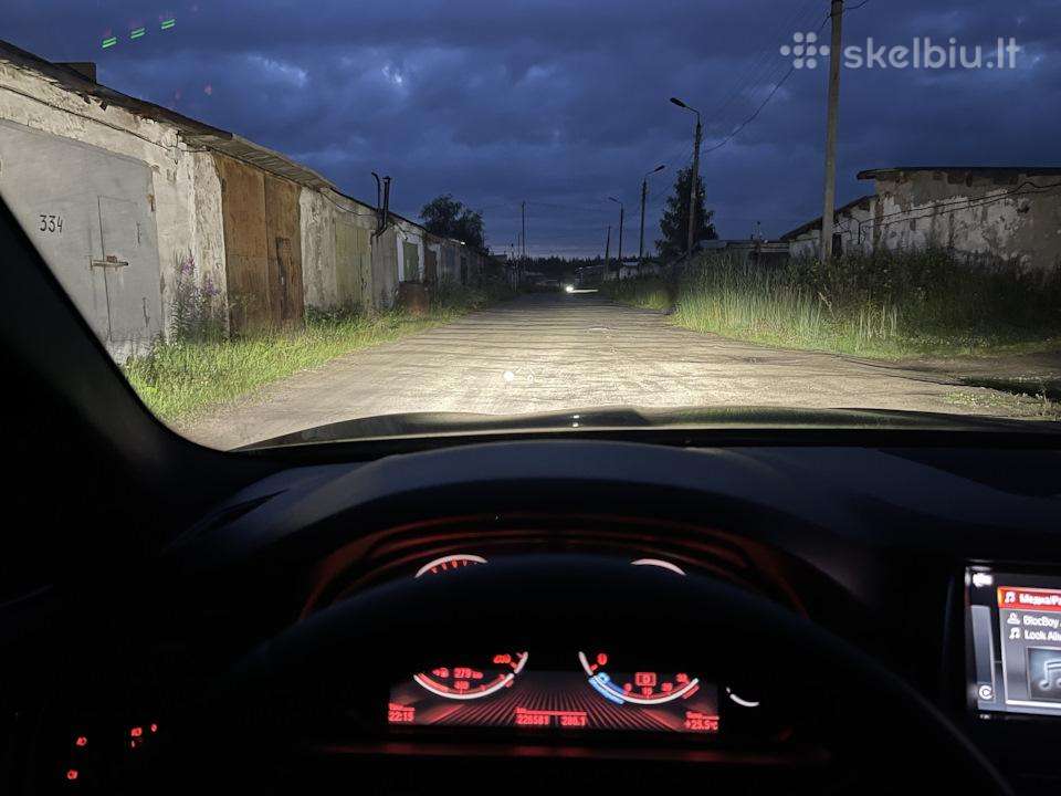 BMW 530 žibintai