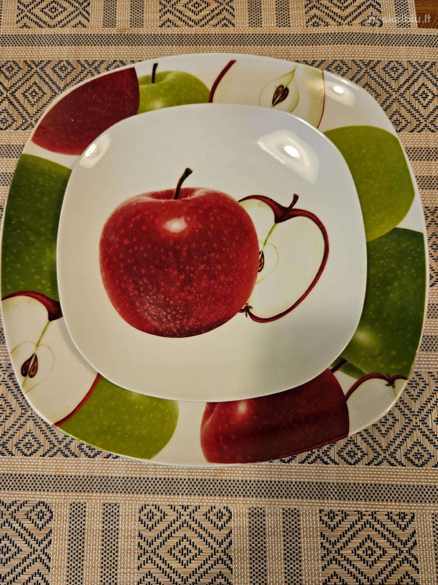 Lėkščių komplektas