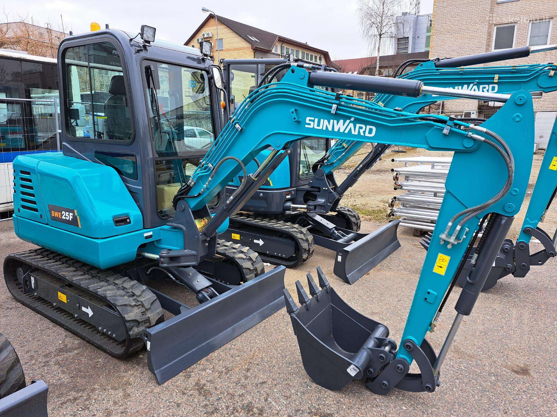 Sunward SWE25F, экскаваторы