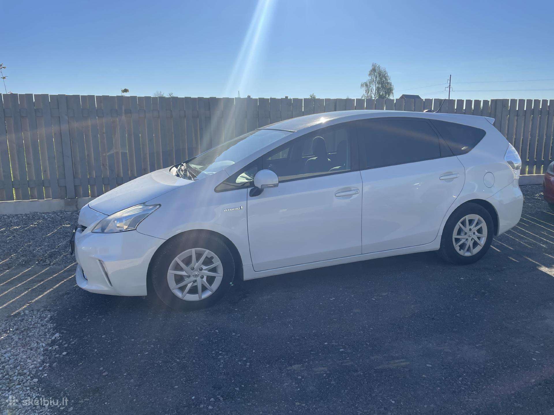 Toyota Prius, Хэтчбек