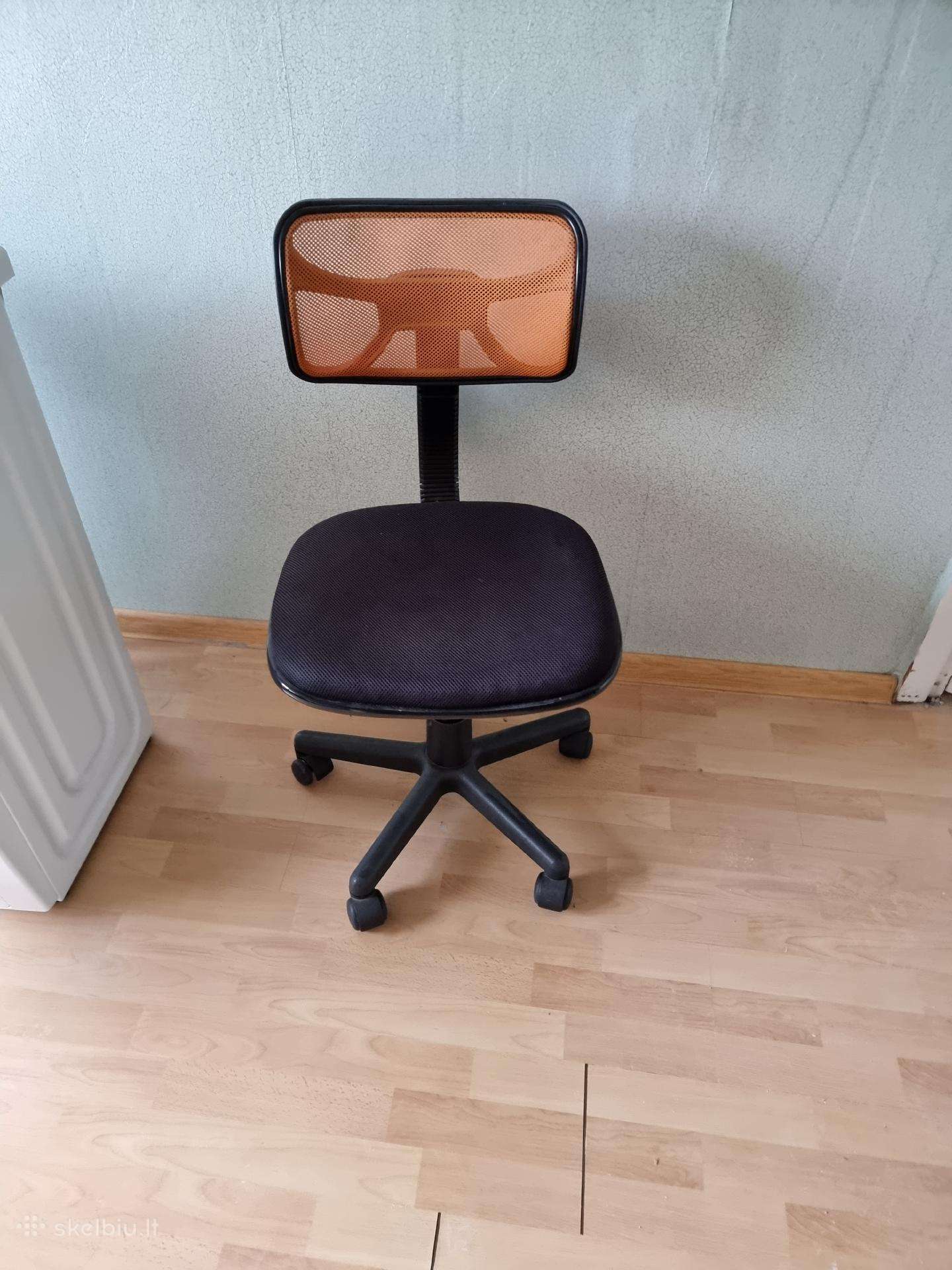Biuro, darbo, kompiuterio kede