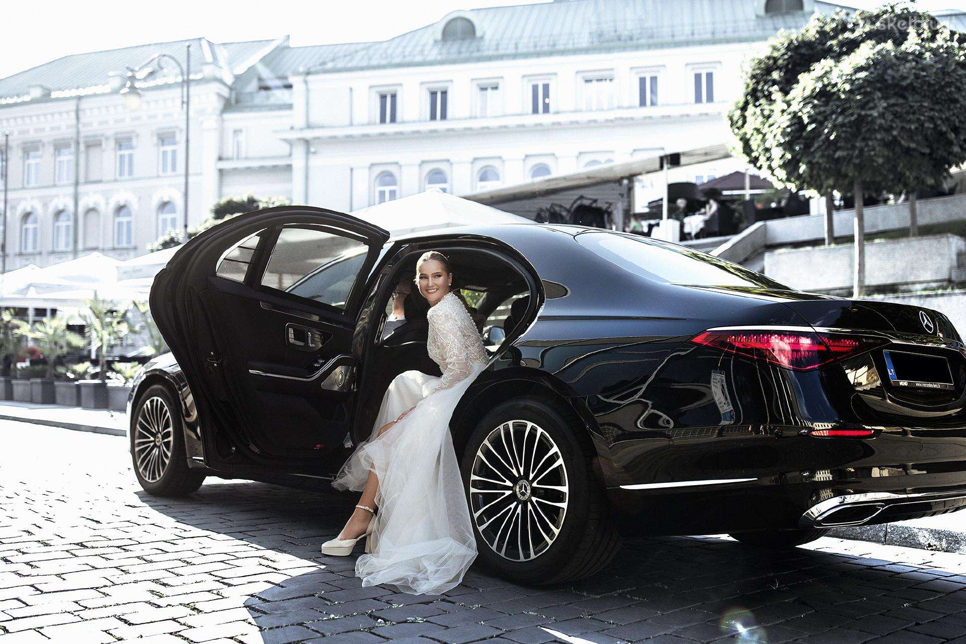 Audi A6, limousine