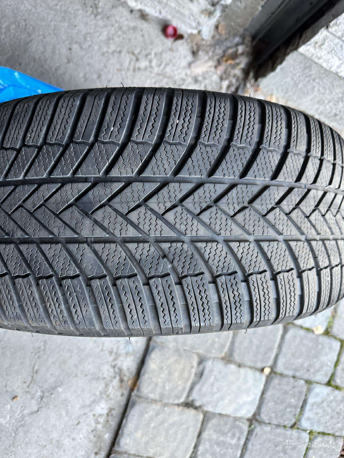 Bridgestone, žieminės 245/45 R18 | A24307562
