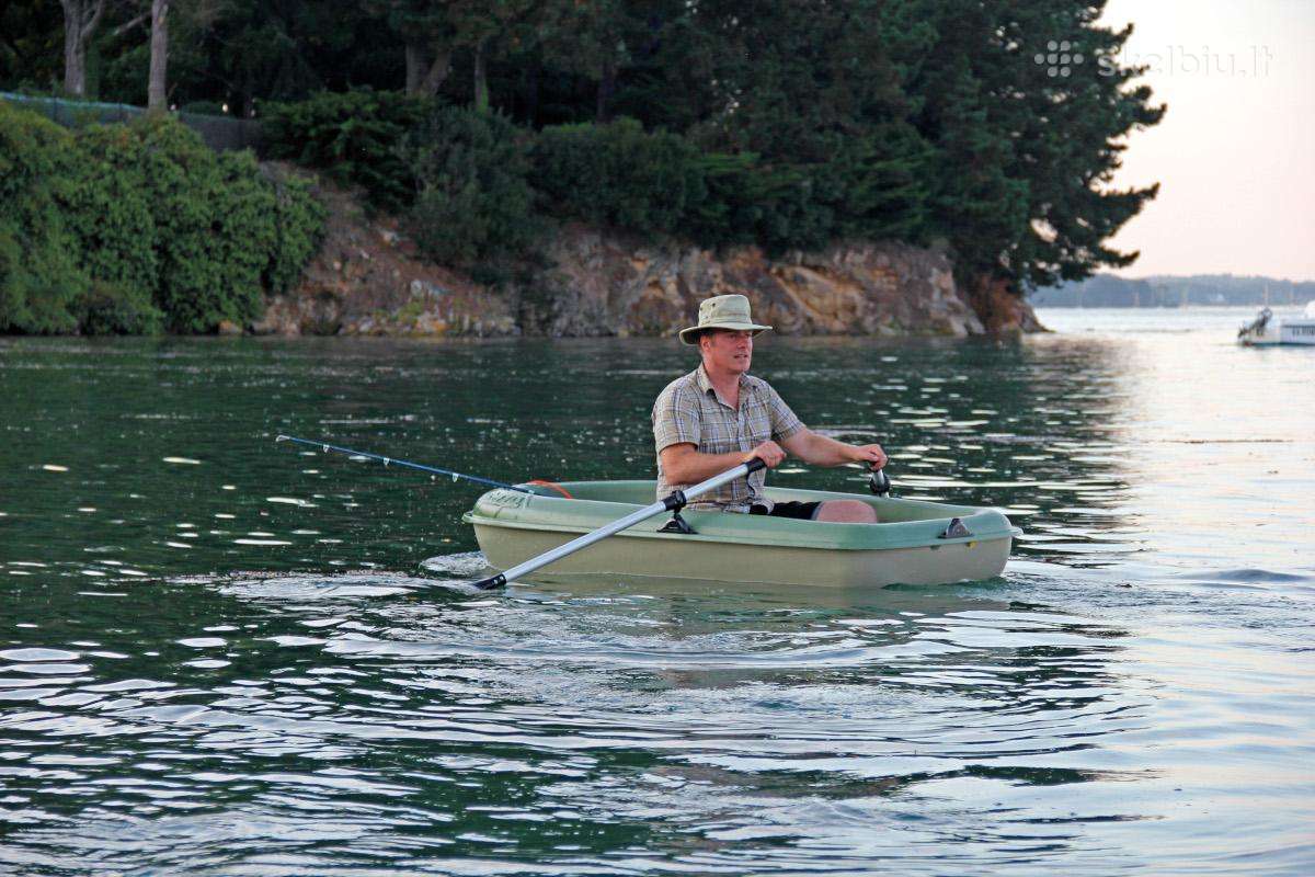 Tahe, plastic boats