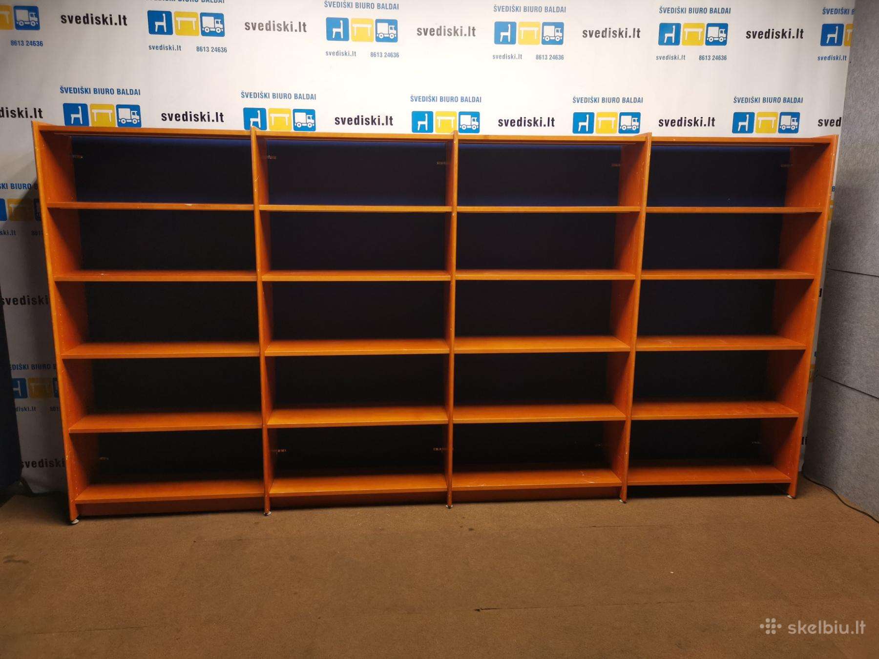 Beicuoto Medžio Lentyna Su Akustine Nugara