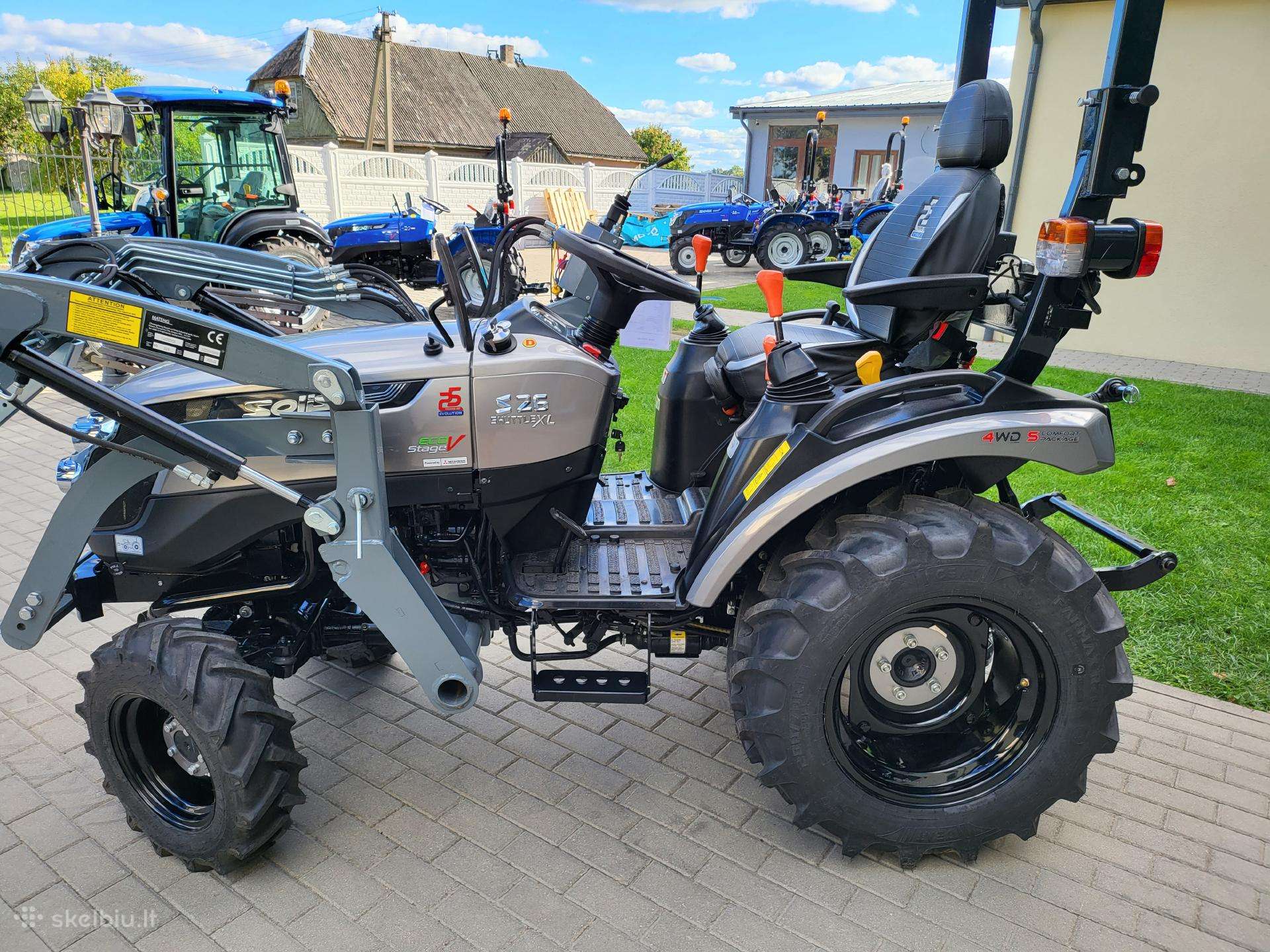 Solis 26 9+9, tractors