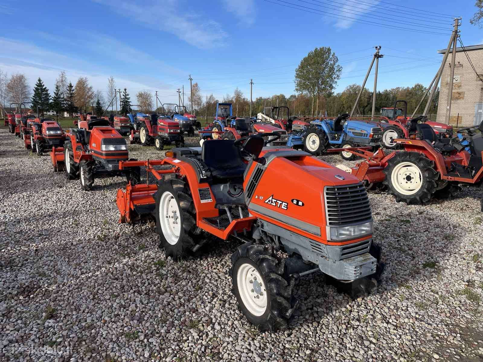 Kubota ĮVAIRIŲ MODELIŲ, traktoriai