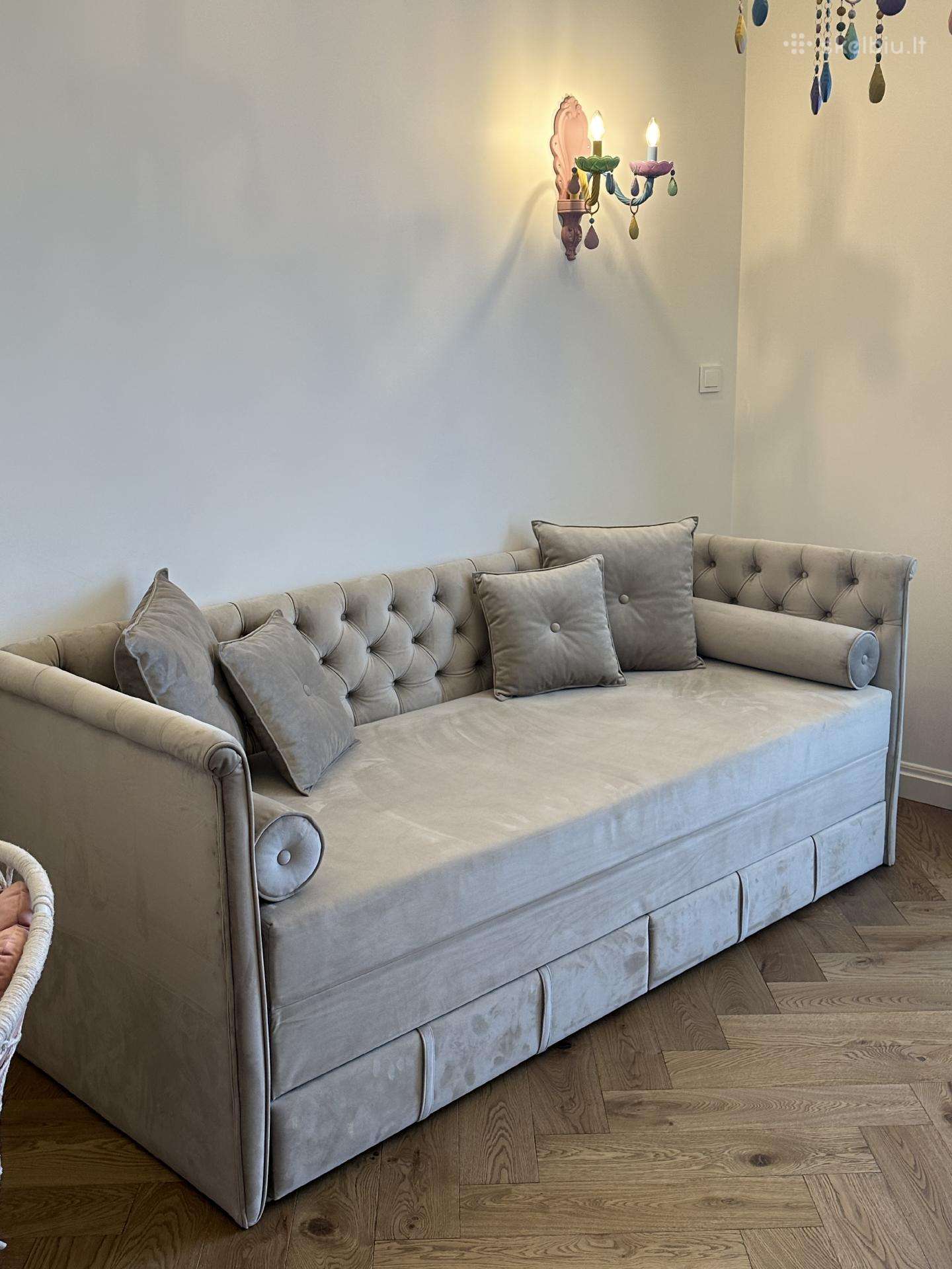 Išskleidžiama sofa- lova