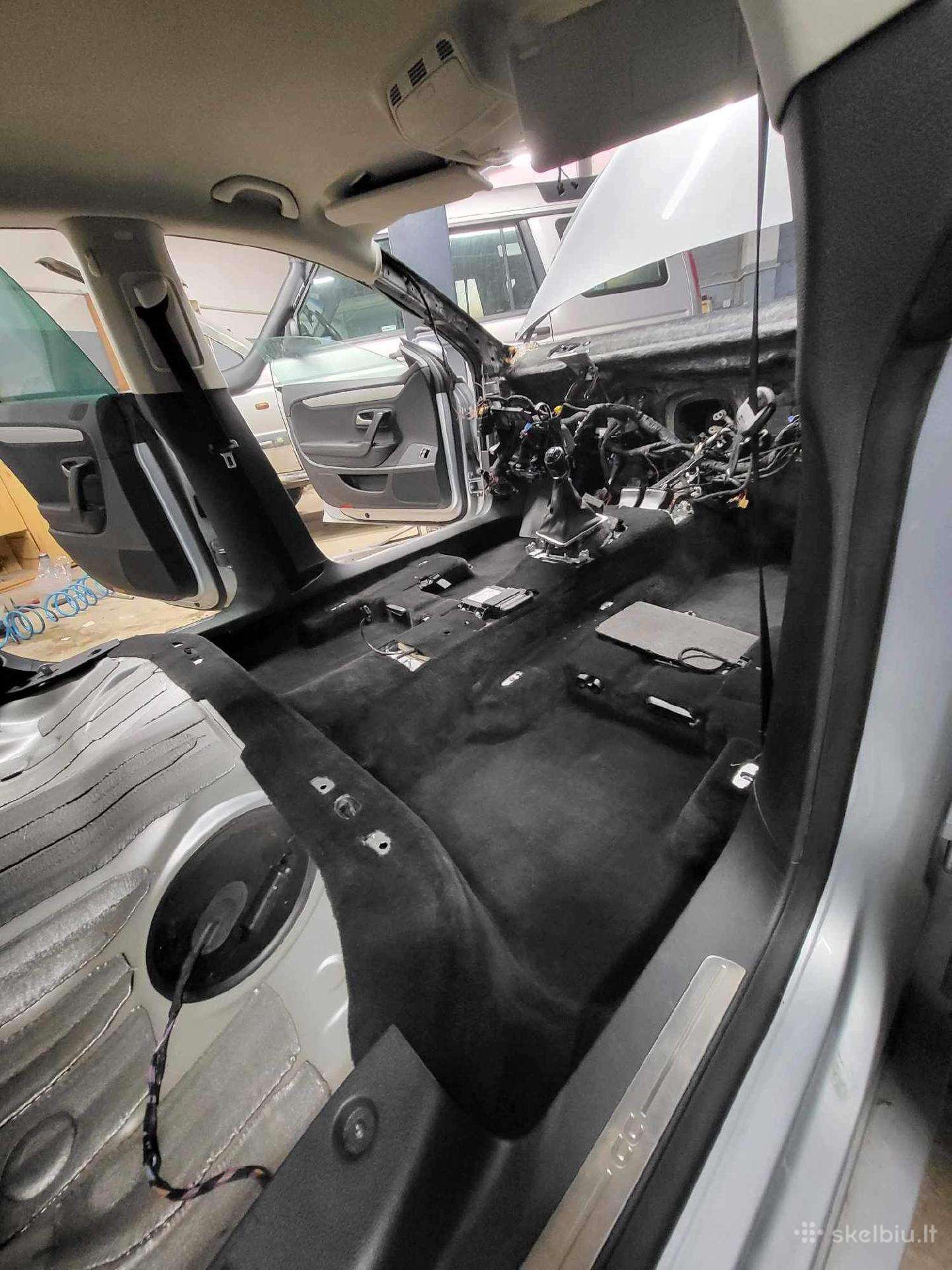 Automobilių Plovimas Ir Profesionalus Valymas