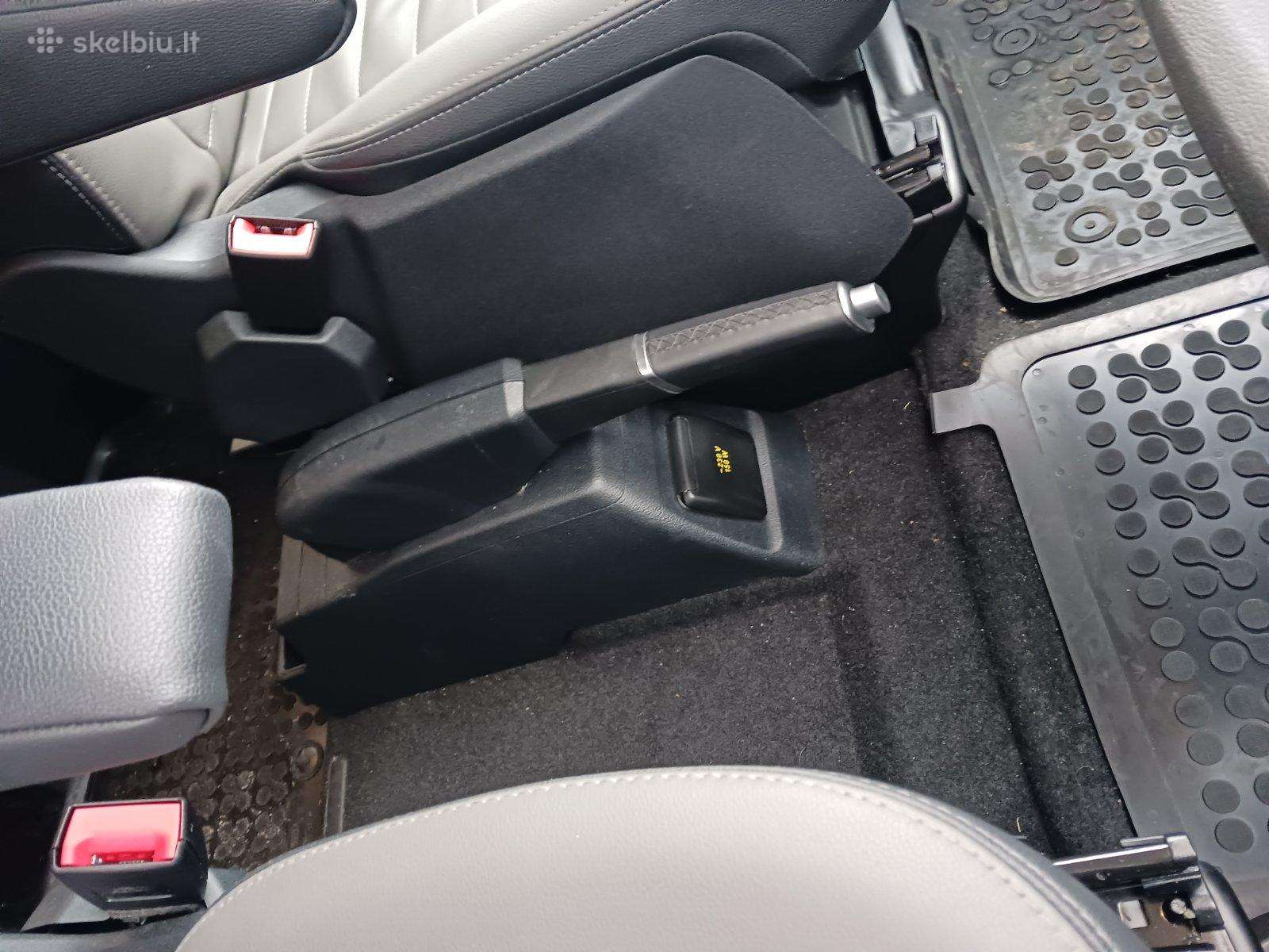Ford Tourneo Custom, passenger minibus