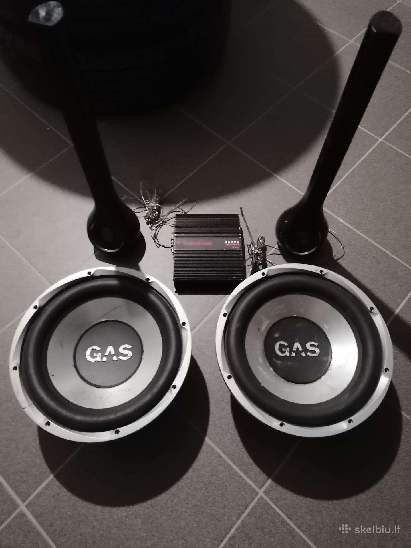 Parduodama mašinytės audio sistema.