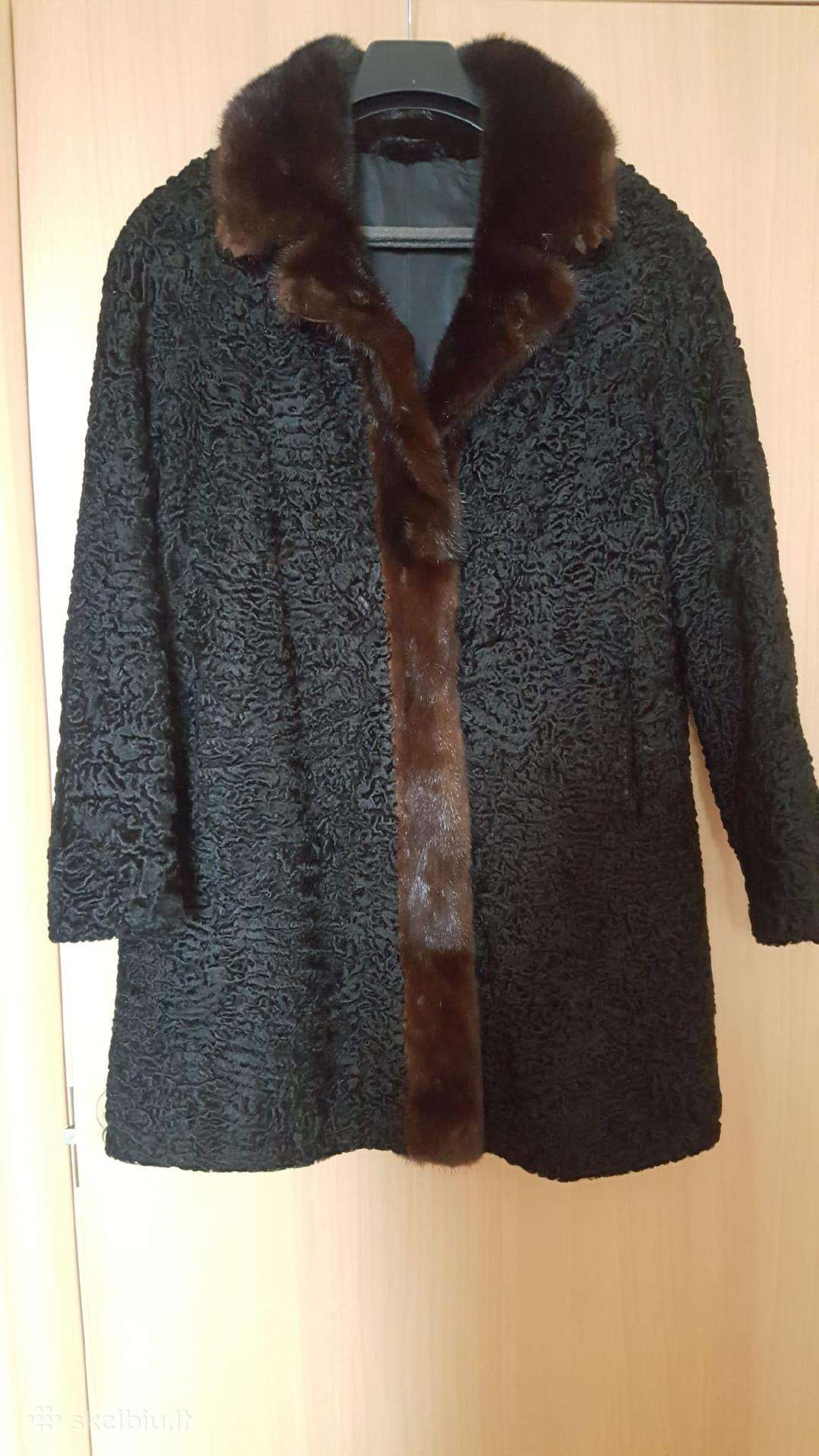 Karakulio kailiniai, audinės apykaklė