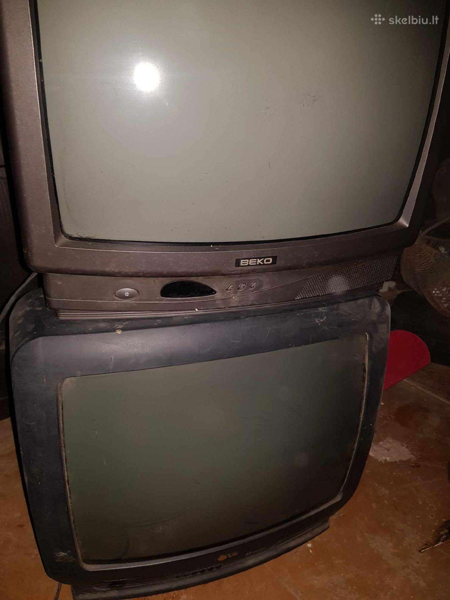Du veikiantys televizoriai