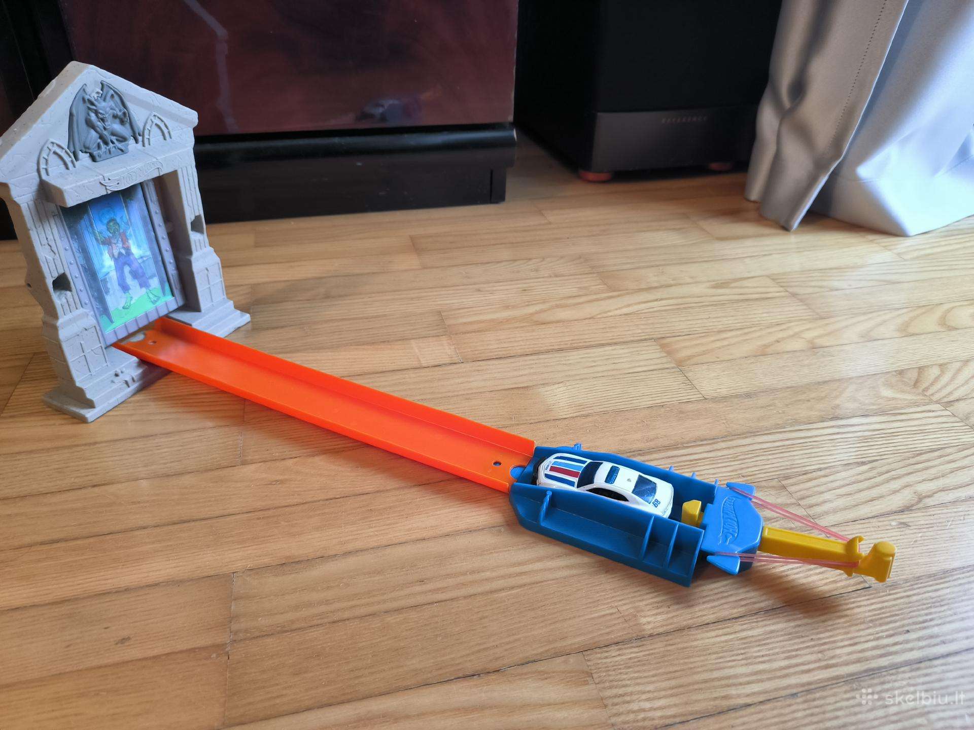 Hot wheels zombie attack žaidimų trasa