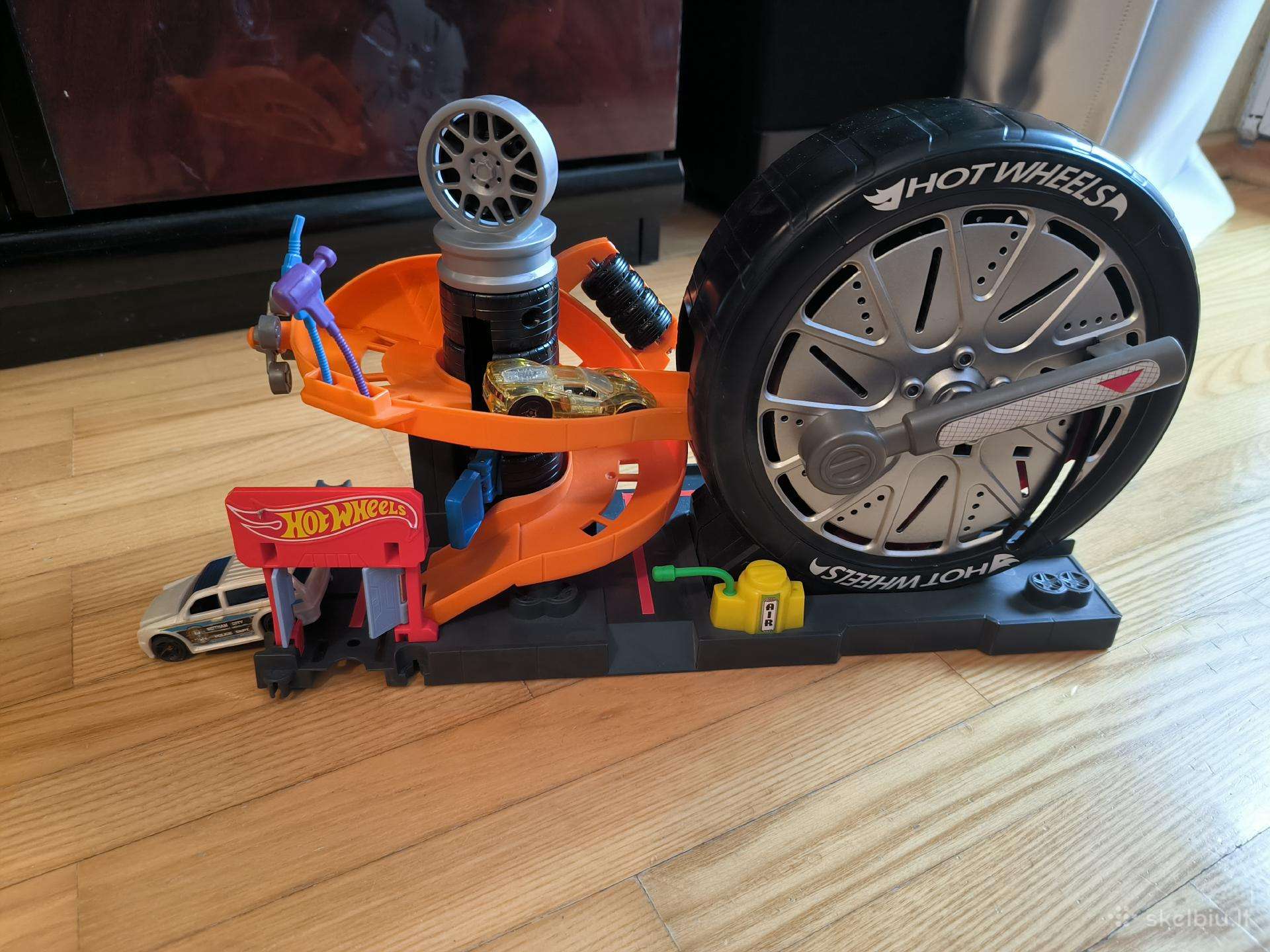Hot Wheels City Super Spin Tire Shop žaidimų trasa