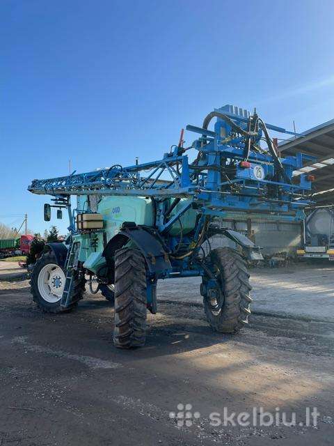 Berthoud 4000R, самоходные разбрызгиватели