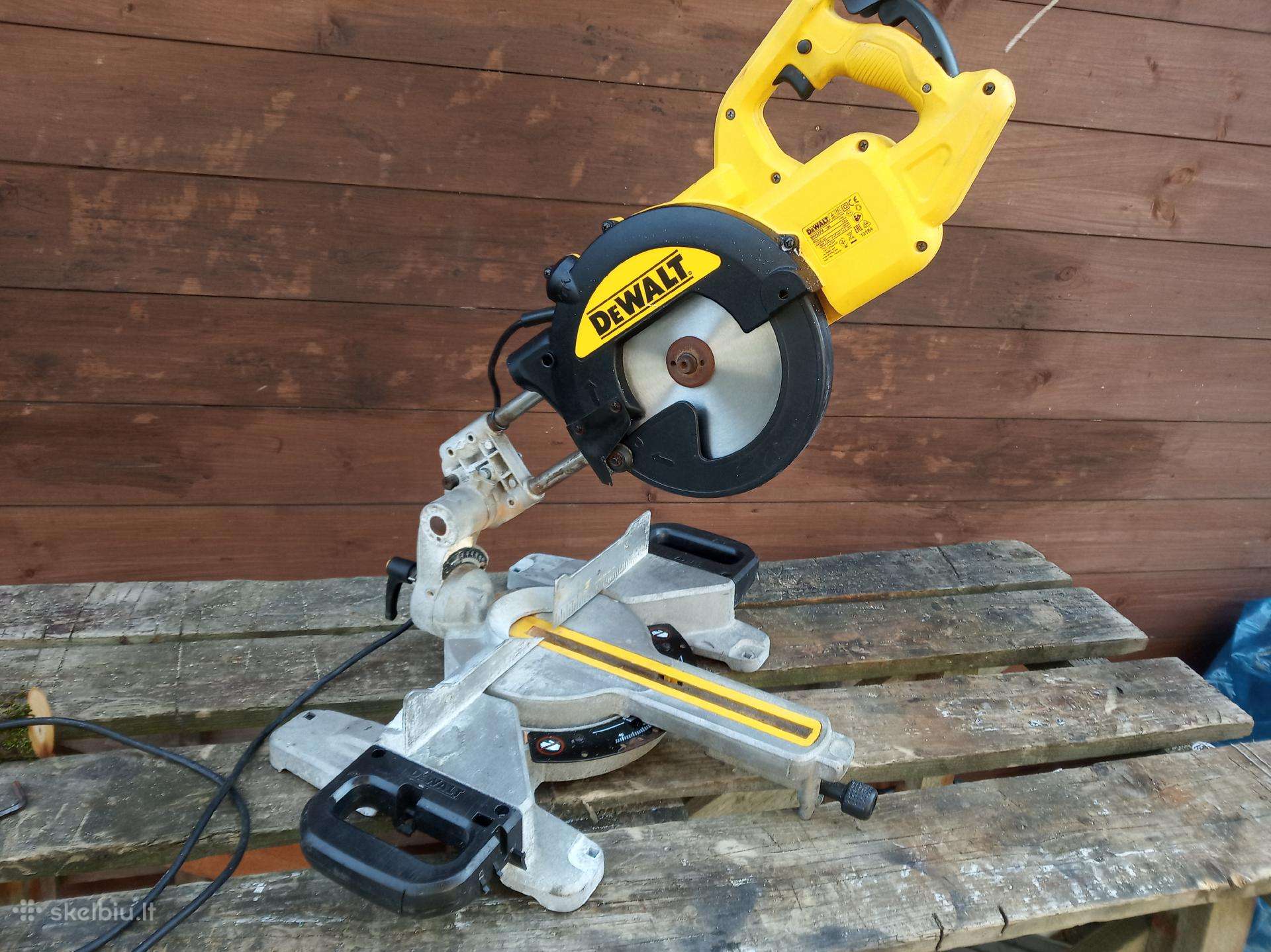Skersavimo pjūklas Dewalt