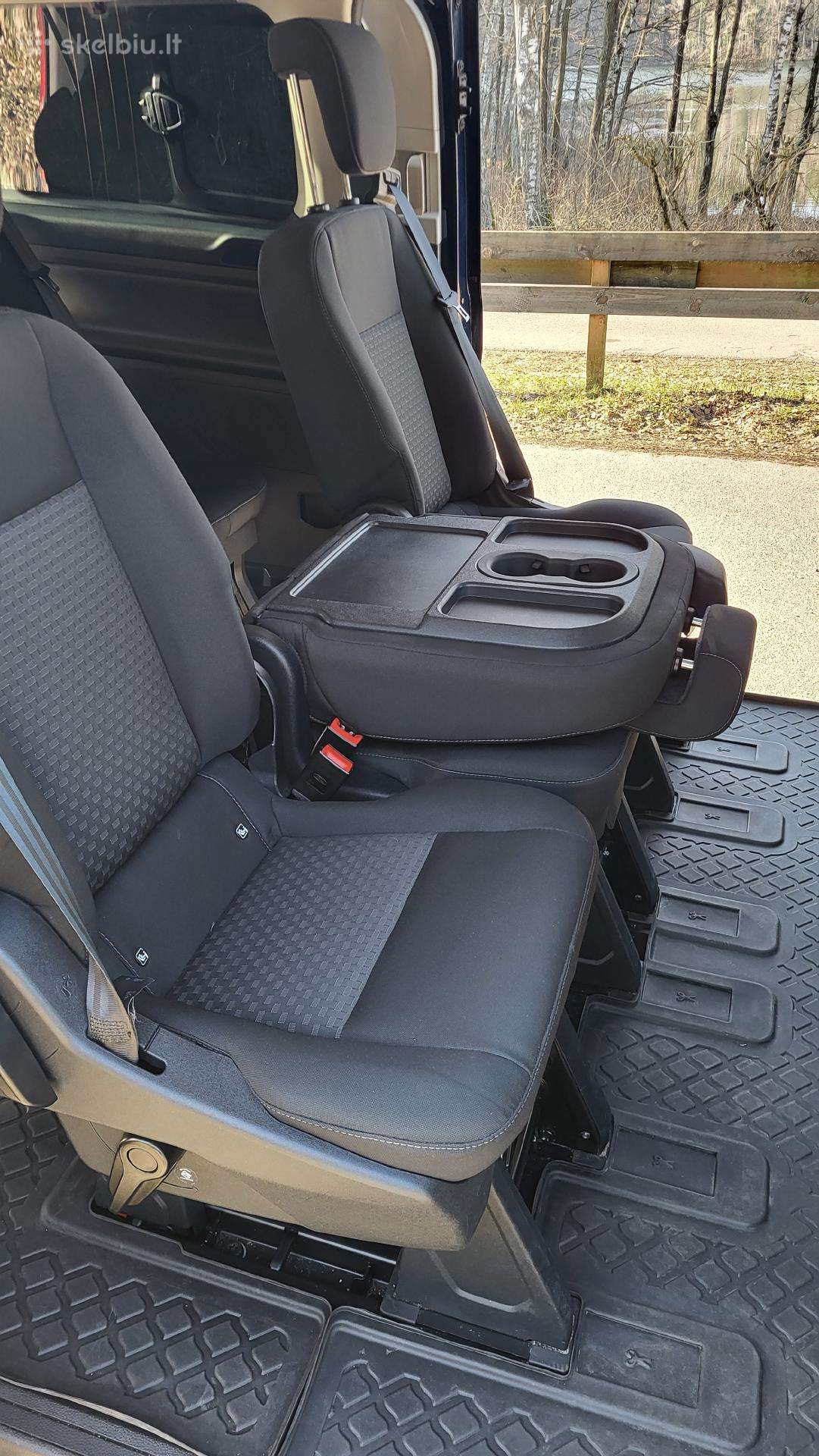 Ford Tourneo Custom, passenger minibus