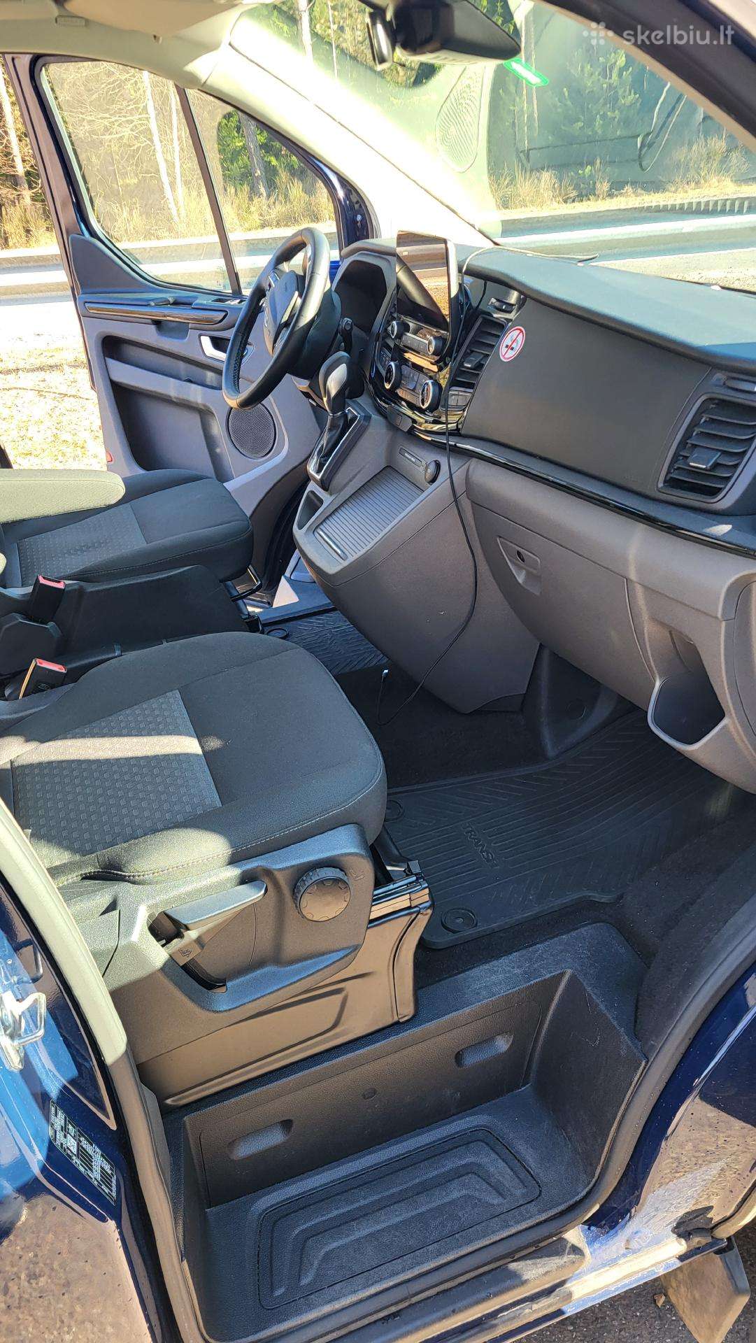 Ford Tourneo Custom, passenger minibus