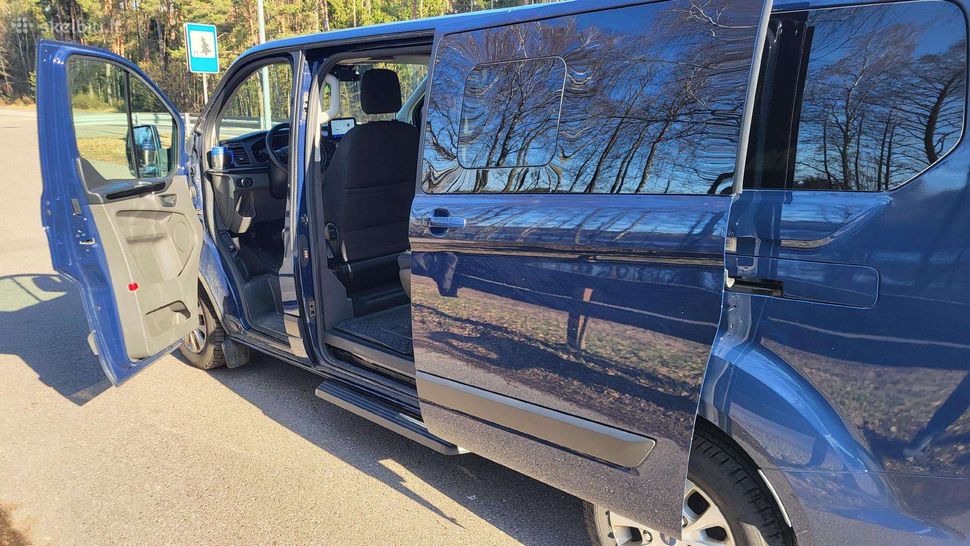 Ford Tourneo Custom, passenger minibus