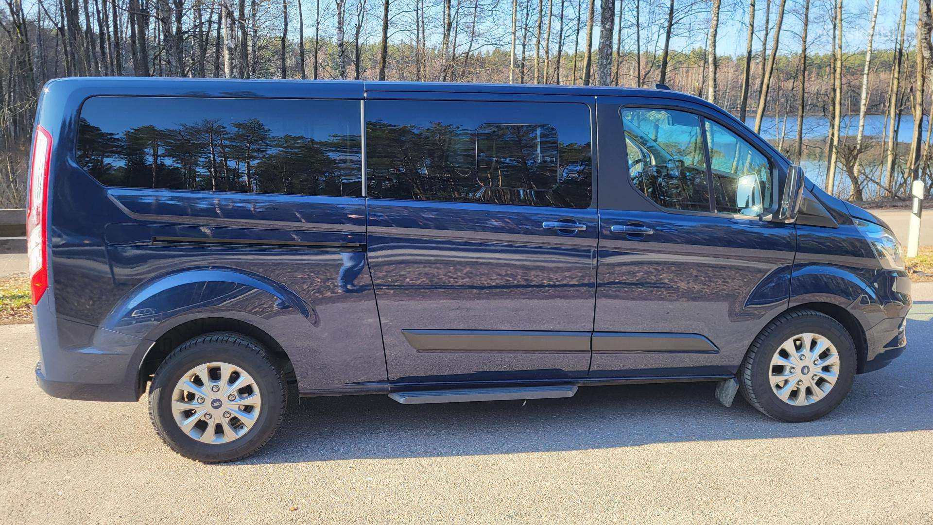 Ford Tourneo Custom, passenger minibus