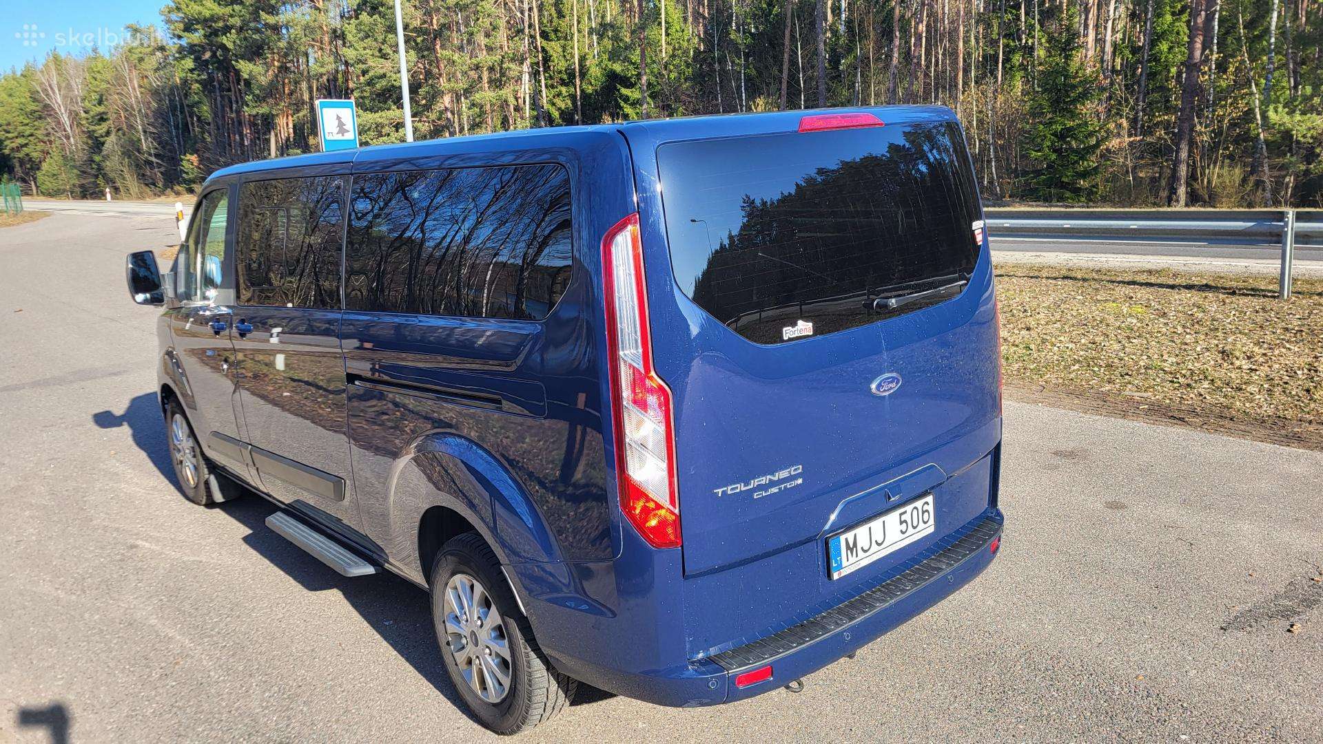 Ford Tourneo Custom, passenger minibus