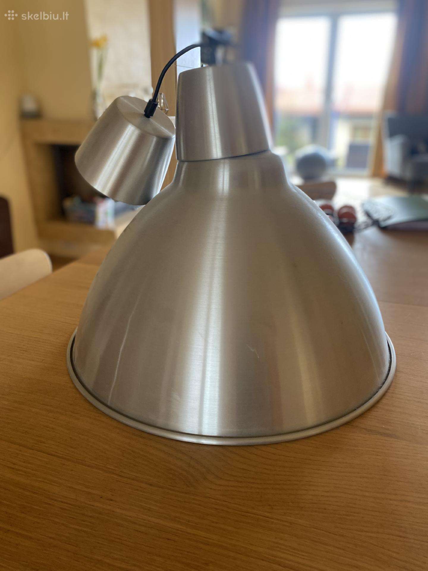 Parduodadami metaliniai šviestuvai